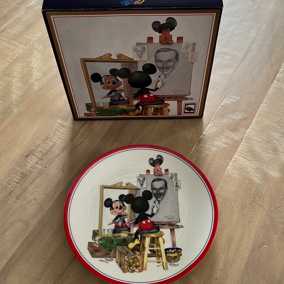 The Art of Disney - Self Portrait: Mickey Mouse - Picture 2 of 5
